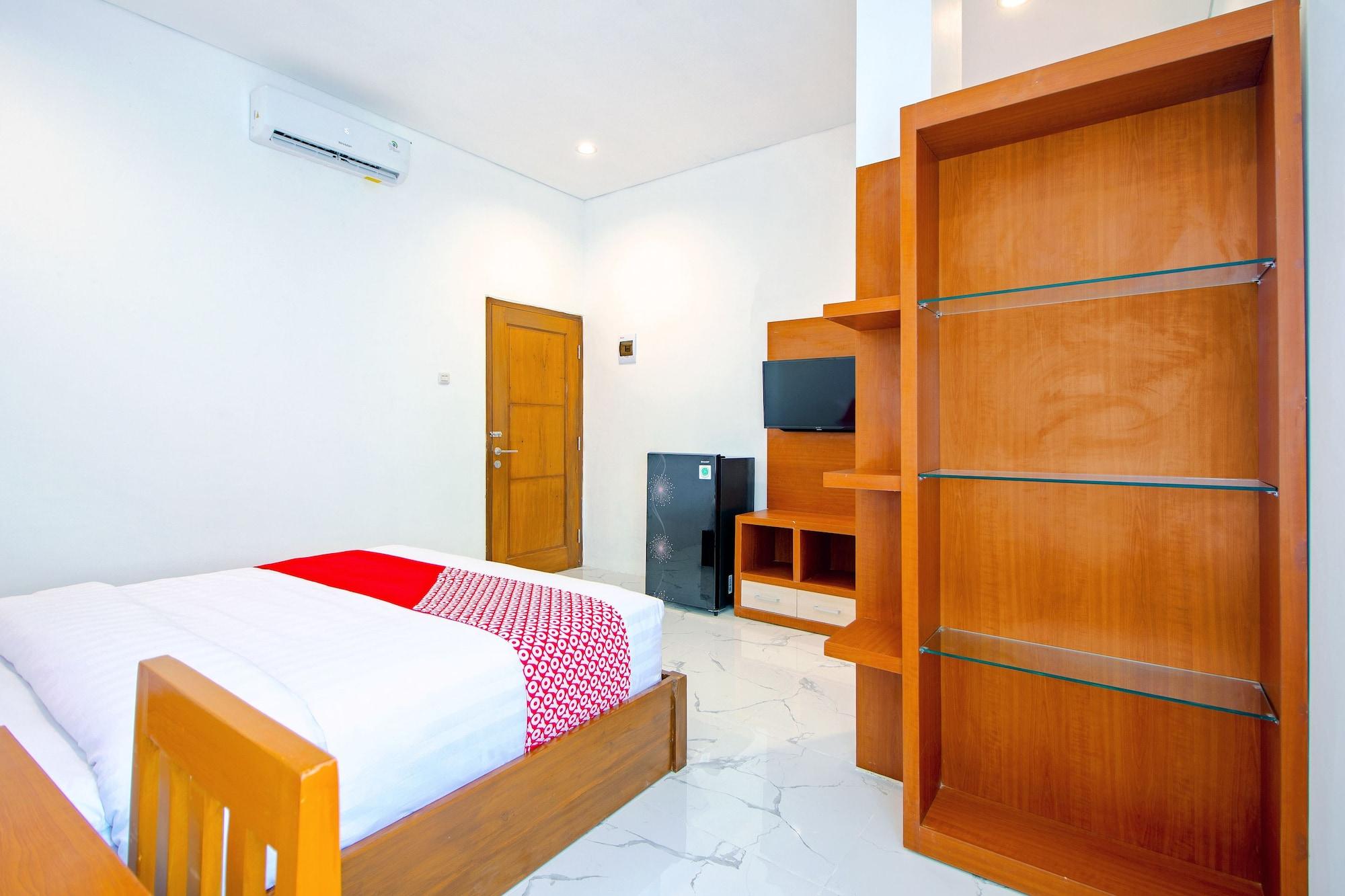 OYO 1319 88 Exclusive Residence Kejayan Exterior foto