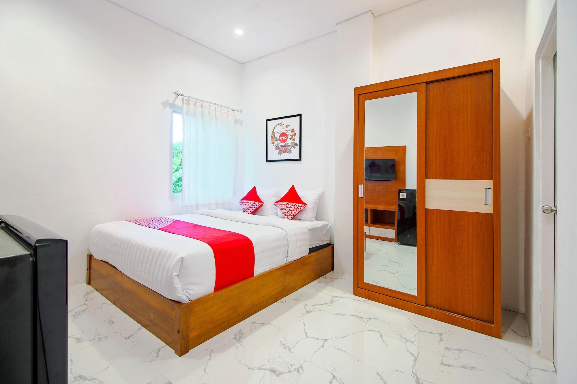 OYO 1319 88 Exclusive Residence Kejayan Exterior foto