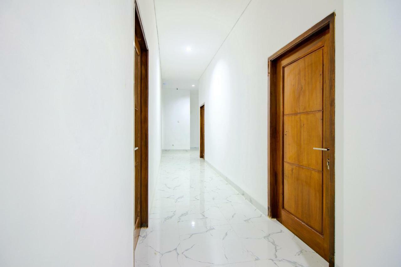 OYO 1319 88 Exclusive Residence Kejayan Exterior foto
