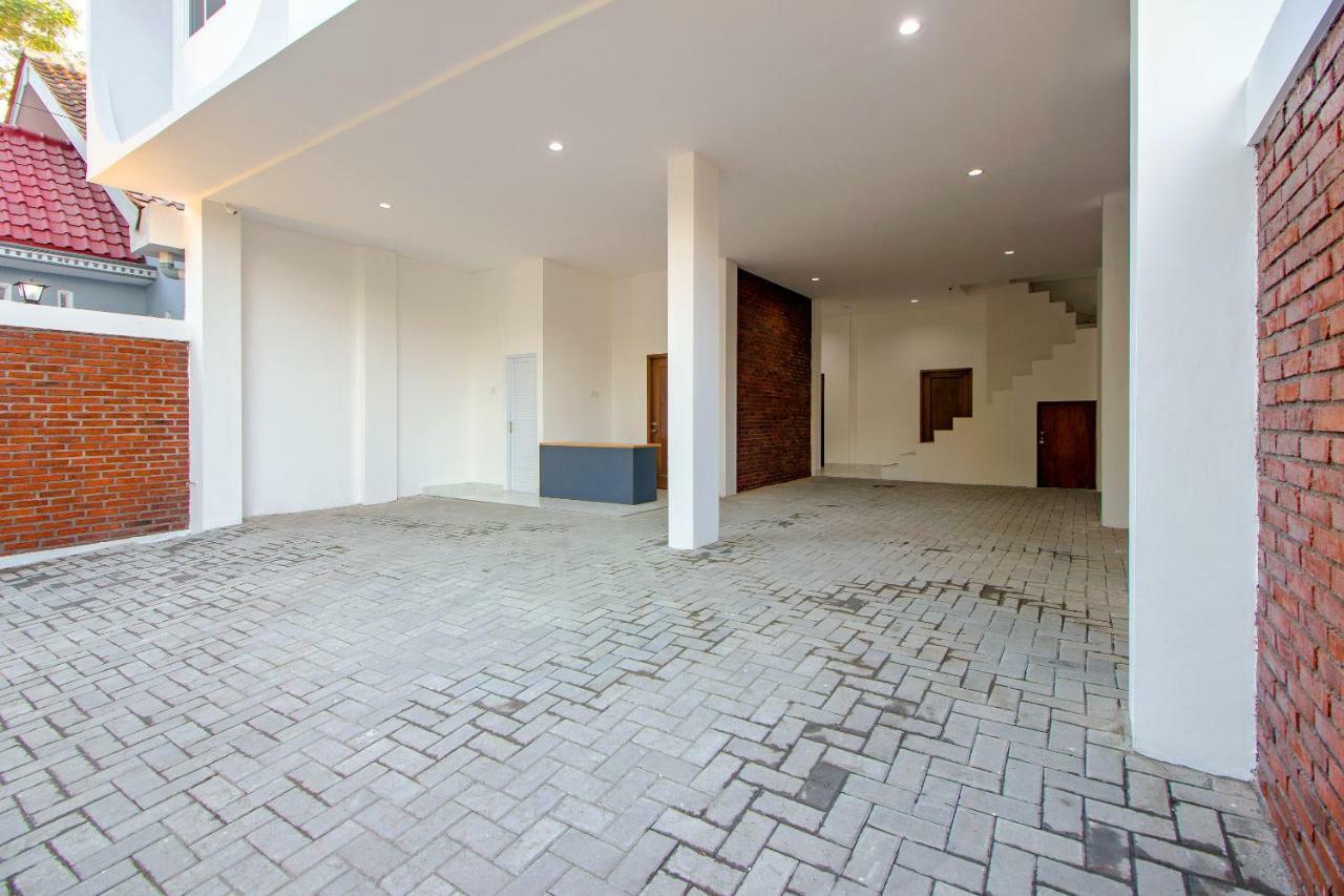 OYO 1319 88 Exclusive Residence Kejayan Exterior foto