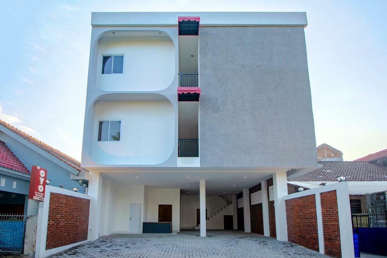 OYO 1319 88 Exclusive Residence Kejayan Exterior foto