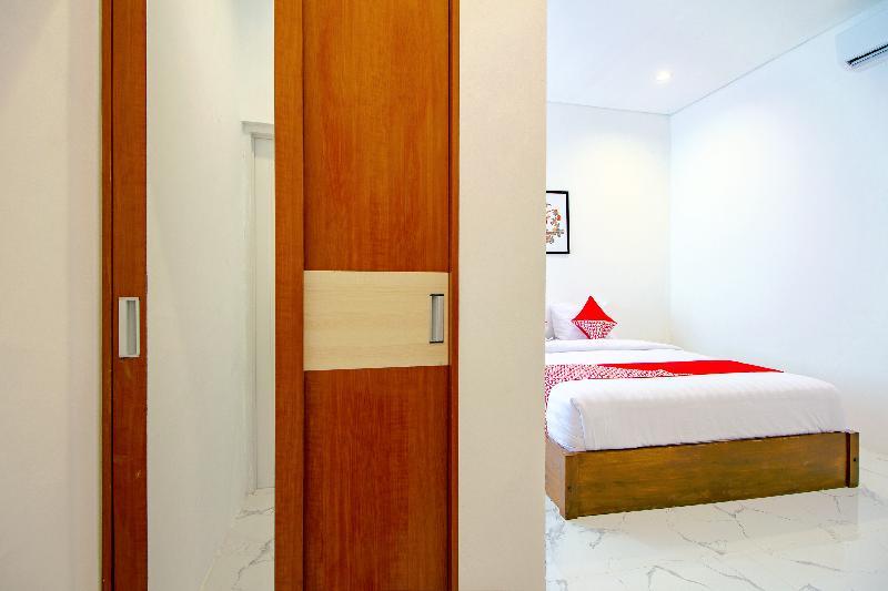 OYO 1319 88 Exclusive Residence Kejayan Exterior foto